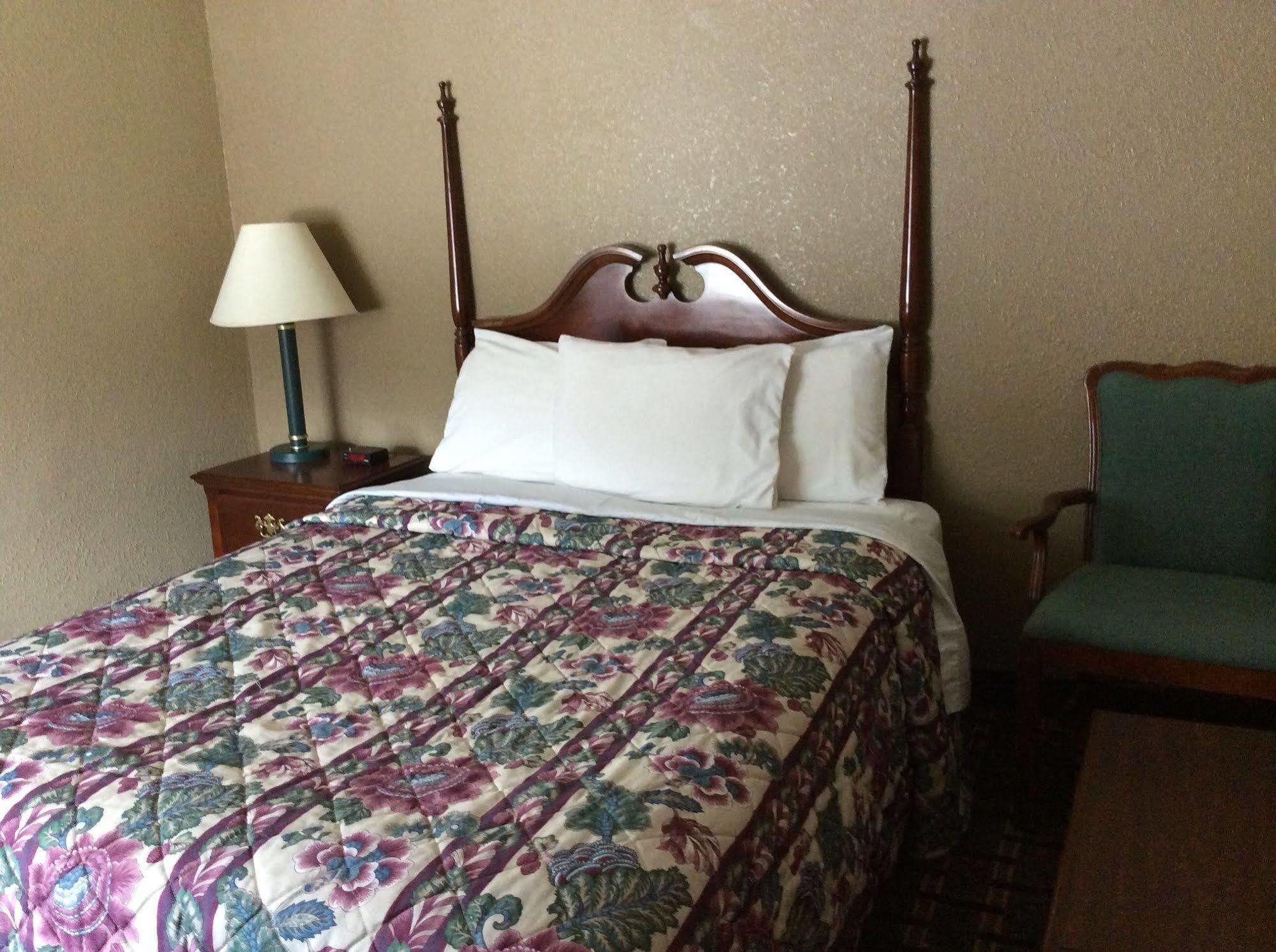 Middlebury Sweets Motel Esterno foto